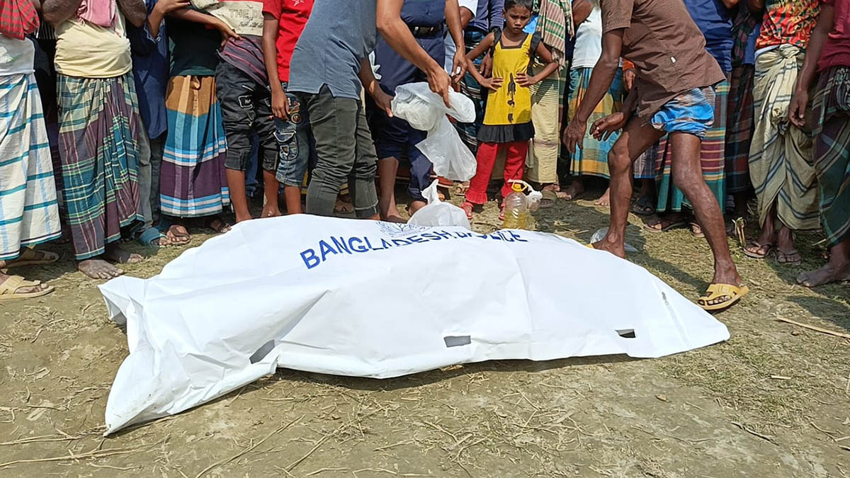 নদী থেকে হাত-পা বাঁধা মরদেহ উদ্ধার।   ছবি- রূপালী বাংলাদেশ