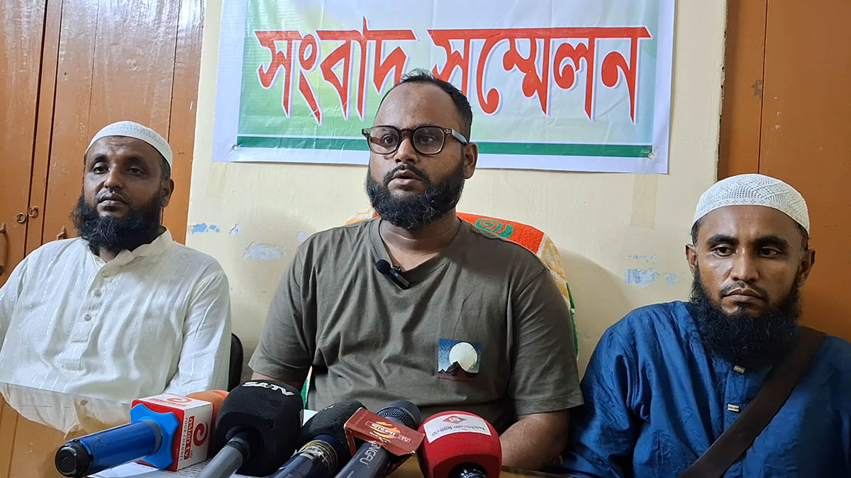 ভুক্তভোগী ব্যবসায়ী মুশফিকুল ইসলাম। ছবি- রূপালী বাংলাদেশ