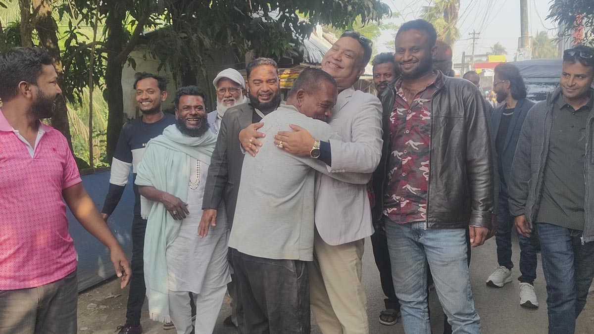 নির্বাচনি মাঠে নেমে পড়েছেন বিএনপি নেতা কাজী খায়রুজ্জামান শিপন। ছবি : রূপালী বাংলাদেশ