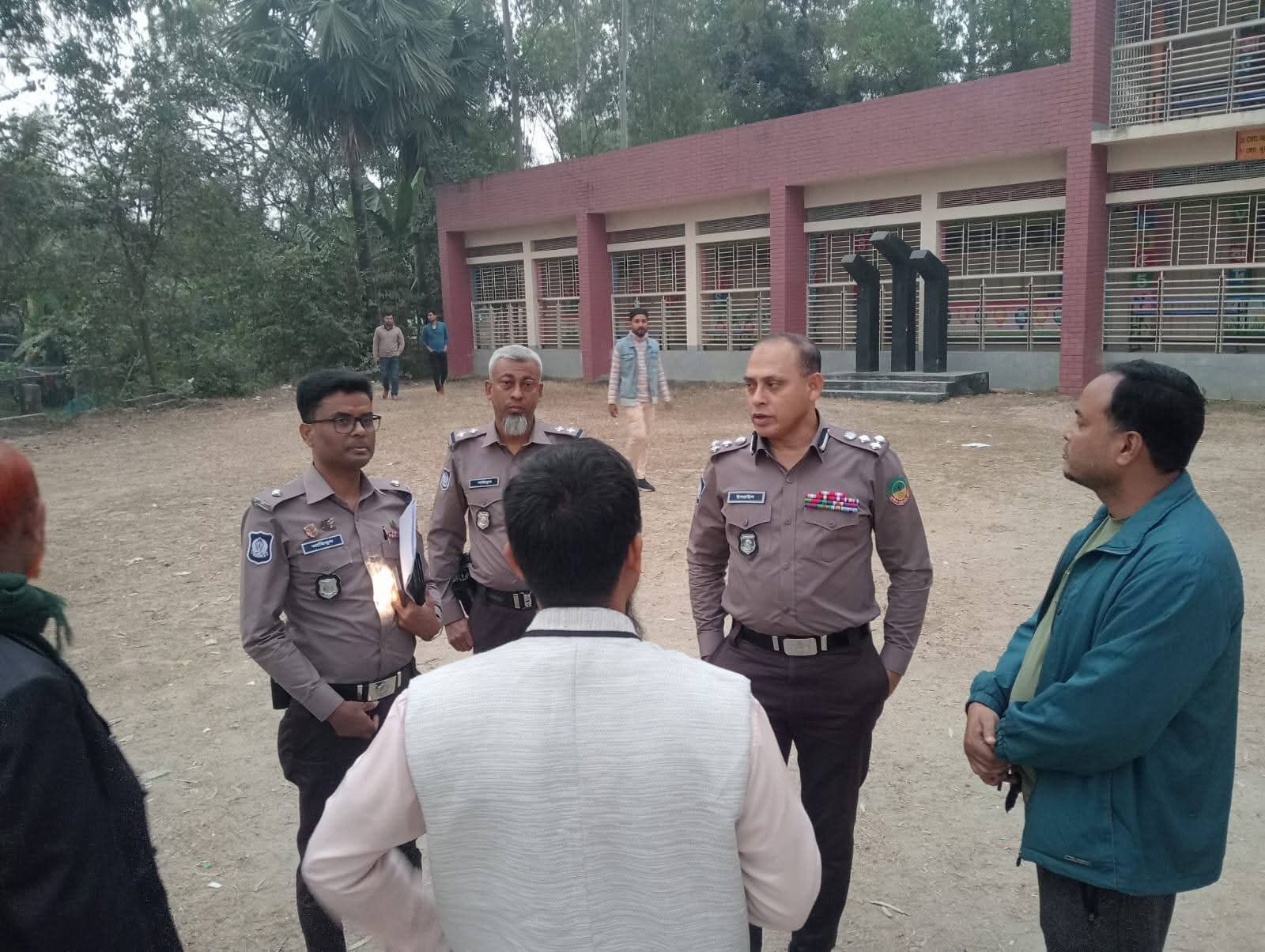 নির্বাচন সামনে রেখে গাজীপুরে ভোটকেন্দ্র পরিদর্শনে জিএমপি কমিশনার