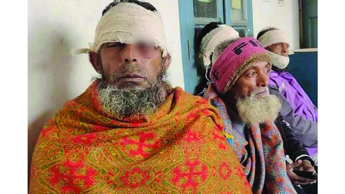 সংঘর্ষে আহত ব্যক্তিরা। ছবি : রূপালী বাংলাদেশ