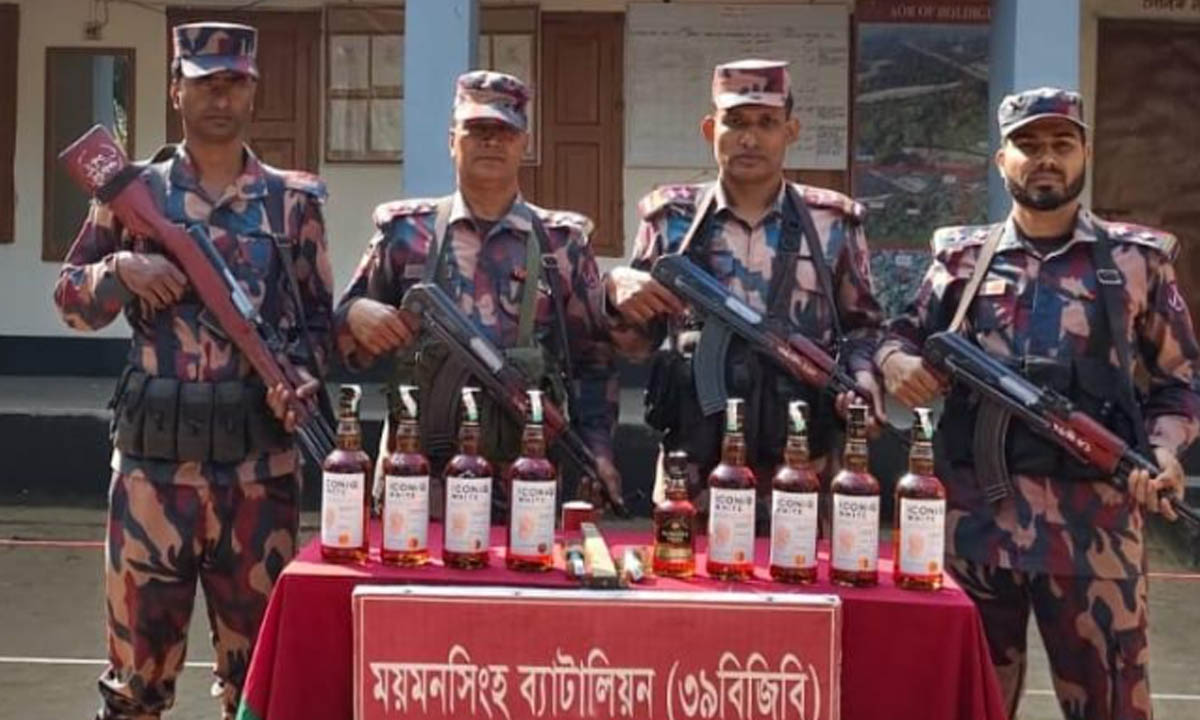চোরাই জব্দ পণ্য। ছবি : রূপালী বাংলাদেশ