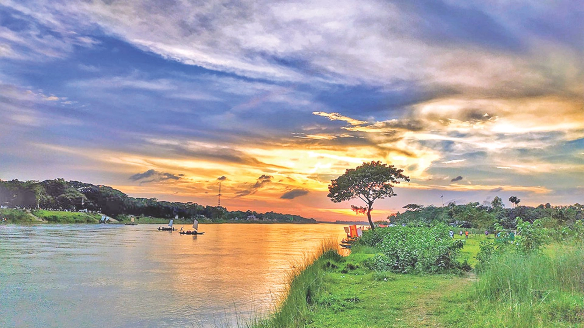 মেঘনার নীল জল ও ব্রহ্মপুত্রের তীরে ক্যাম্পিং