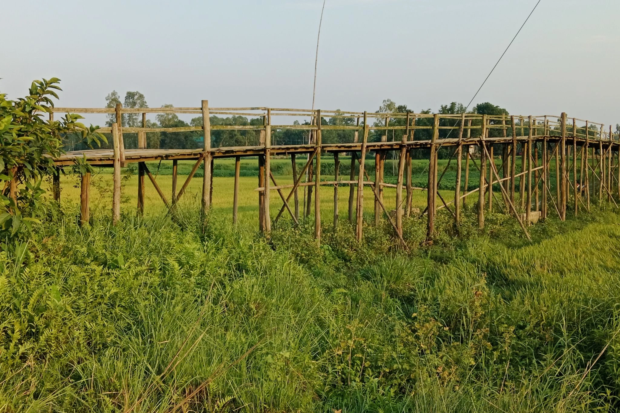 সেতুর অভাবে ৯ গ্রামের  মানুষের দুর্ভোগ