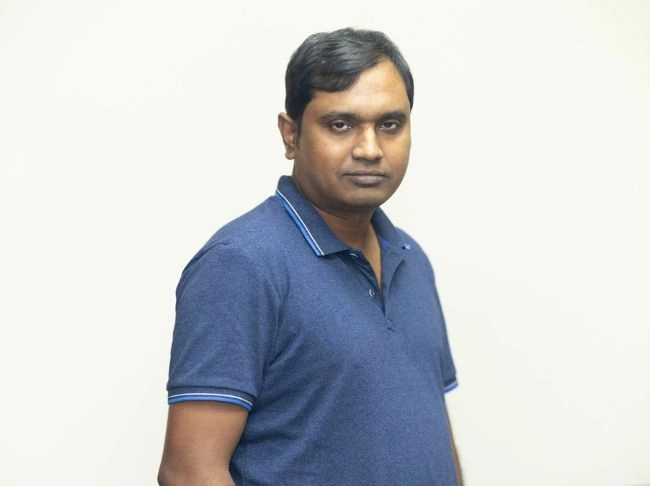 আমেরিকায় ‘ফুটবল যুদ্ধ’ লিখলেন রাজীব মণি দাস