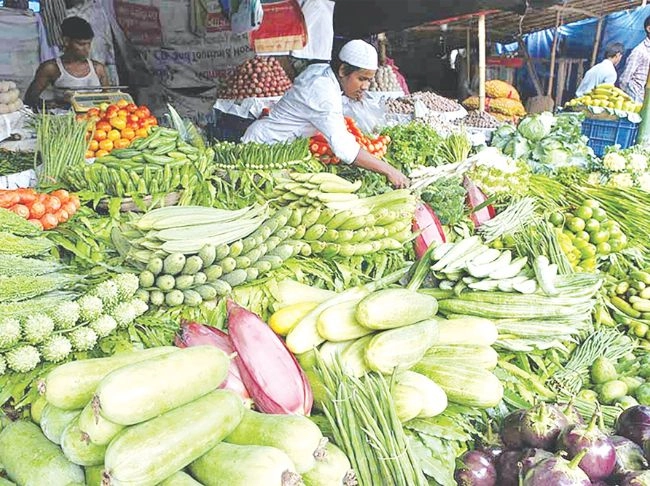 সবজিতে আগুন, মুরগিতে স্বস্তি