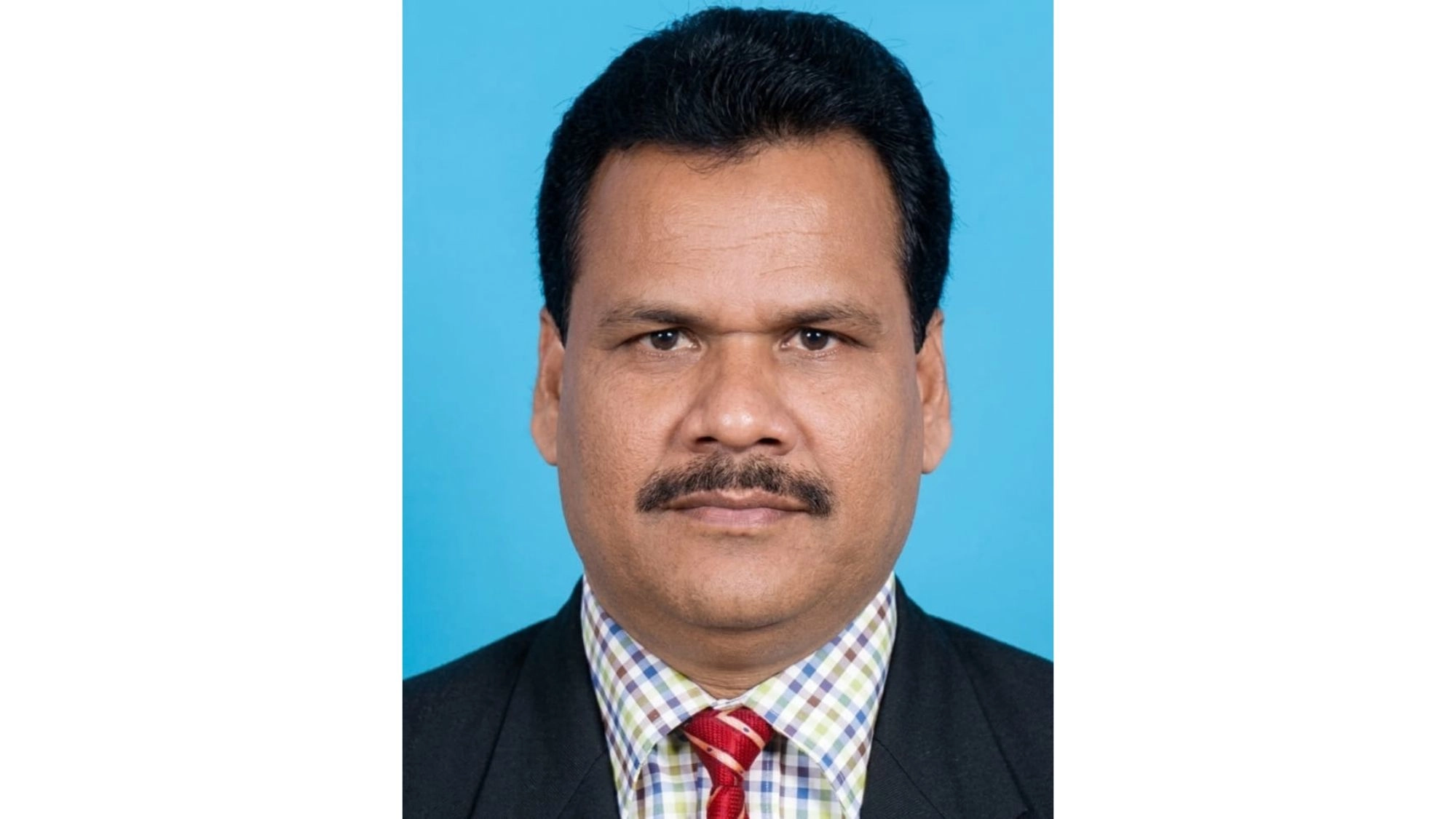 নতুন প্রশাসকের হাত ধরে ঘুরে দাঁড়াচ্ছে সাতক্ষীরা