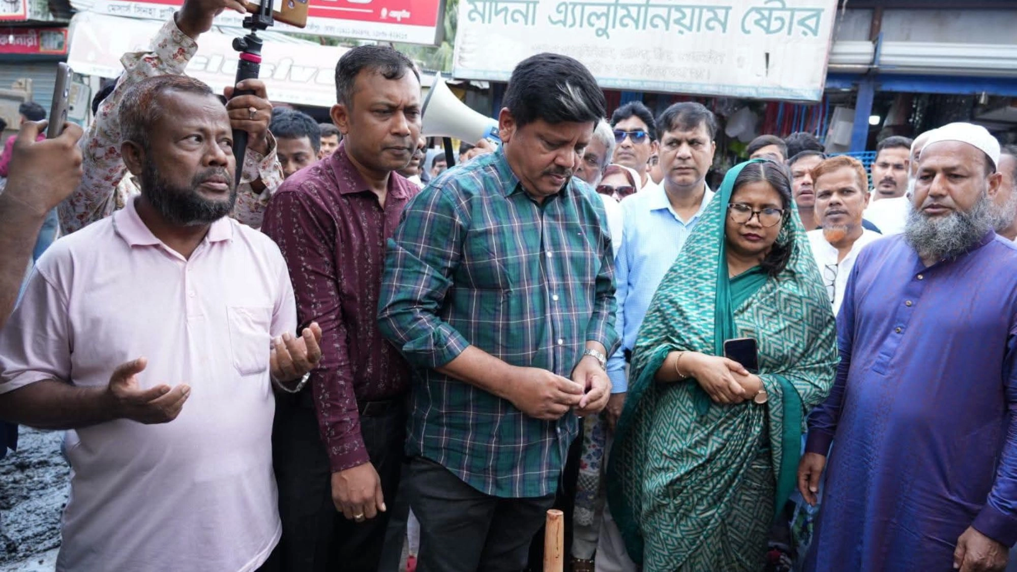 গাজীপুরে একযোগে ৫৭ ওয়ার্ডে ড্রেন পরিষ্কার শুরু
