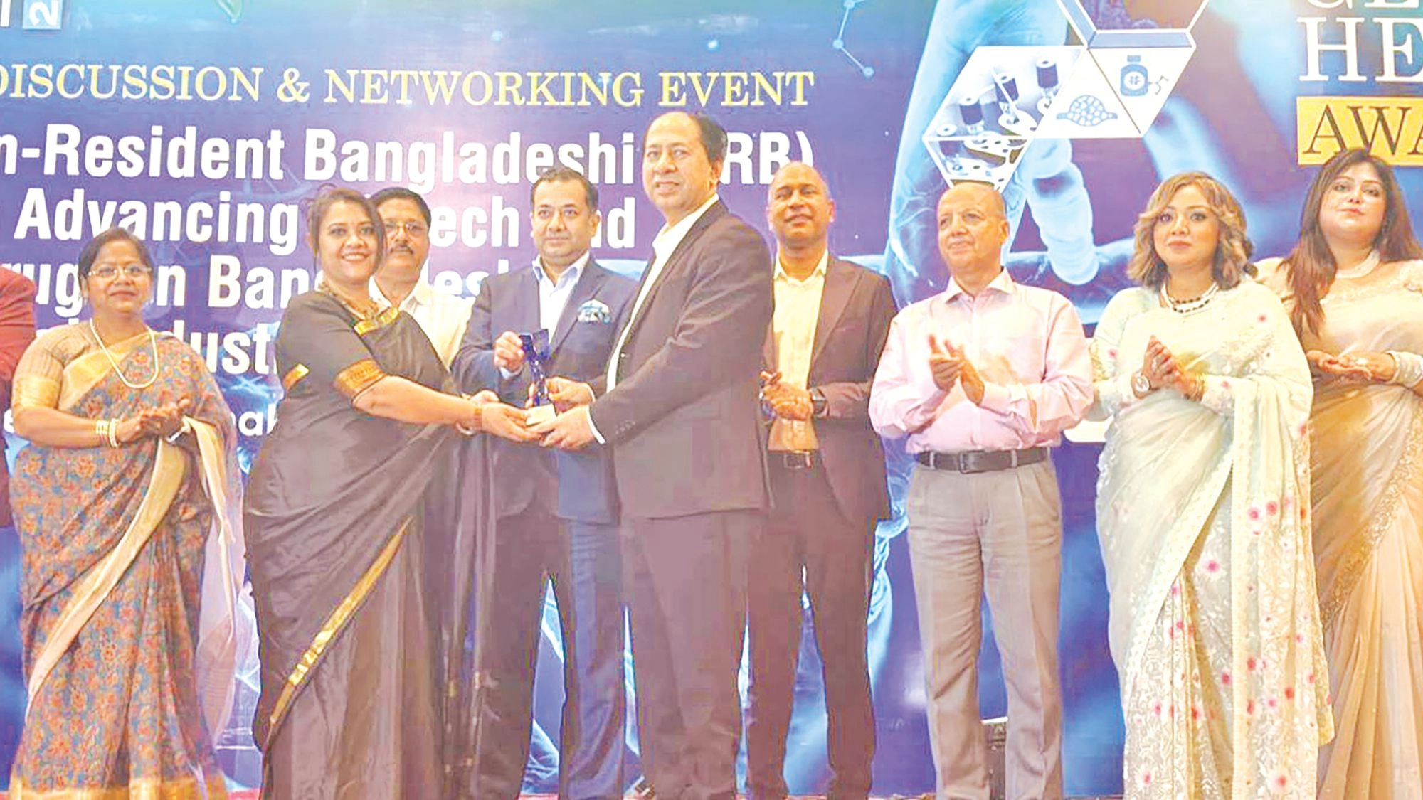 ডা. আশীষ কুমার চক্রবর্তী  পেলেন গ্লোবাল হেলথ  অ্যাওয়ার্ড ২০২৬