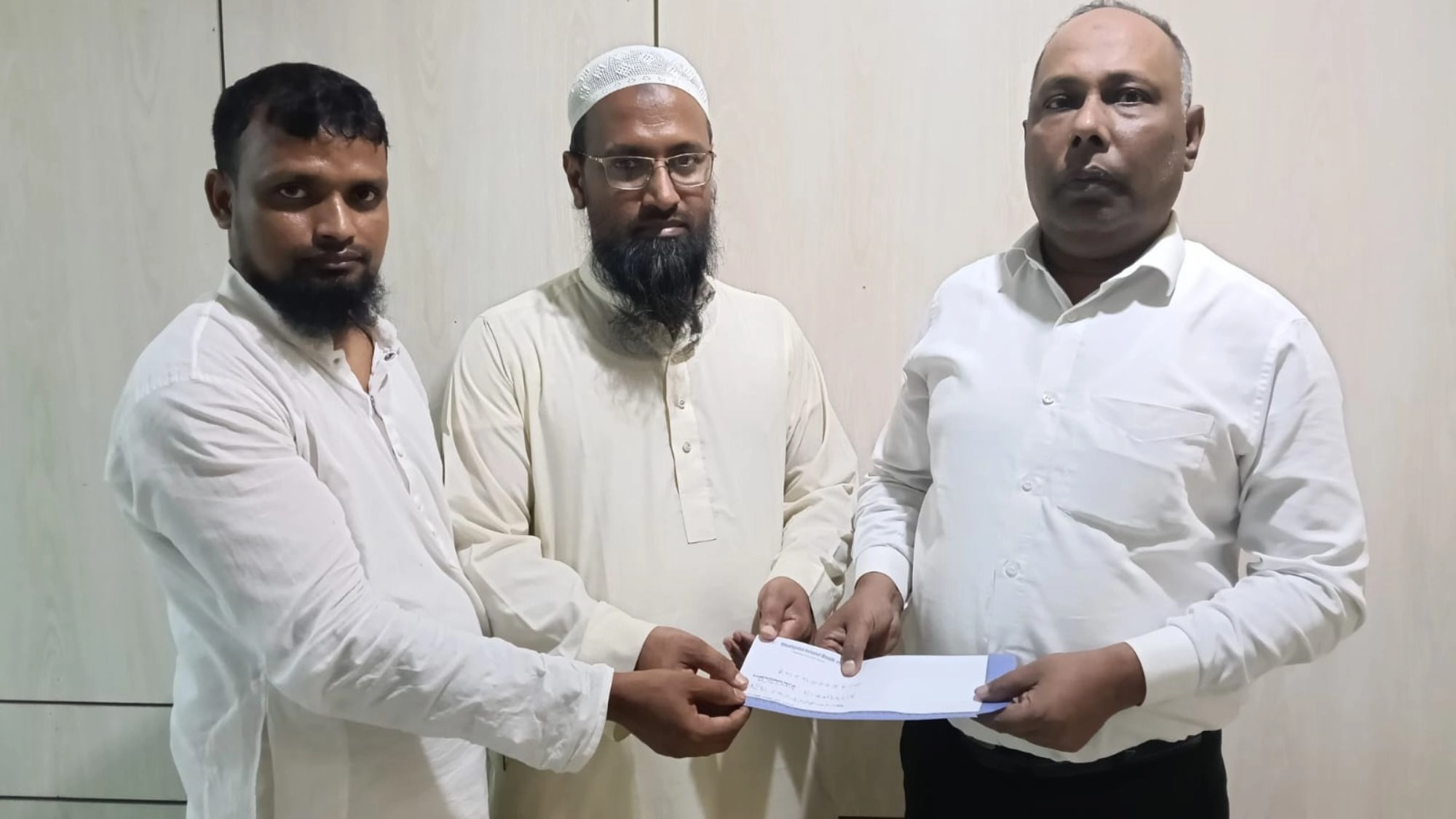 শাহ্জালাল ইসলামী ব্যাংক ফাউন্ডেশনের পক্ষ থেকে ১১ লাখ টাকার আর্থিক অনুদান প্রদান