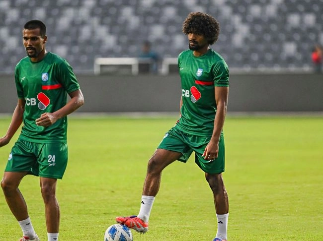 সান মারিনোয় দলের সঙ্গে হামজা