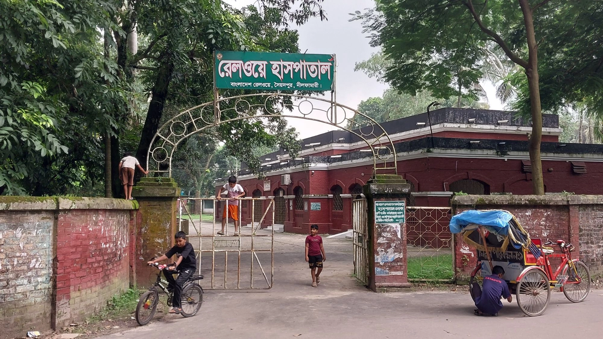 টেবিলের ফাইলে বন্দি হাজারো  মানুষের সুস্থতার স্বপ্ন