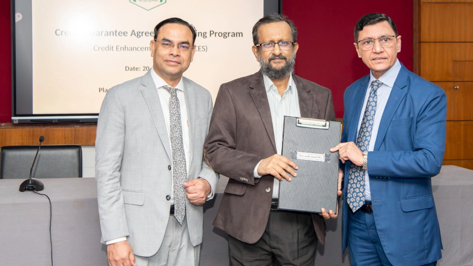 মার্কেন্টাইল ব্যাংকের সঙ্গে পিকেএসএফের চুক্তি স্বাক্ষর