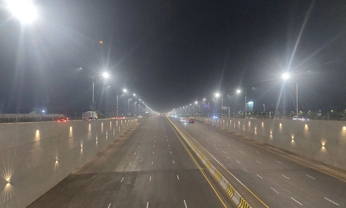 ৩০০ ফিট রোড। ছবি : সংগৃহীত