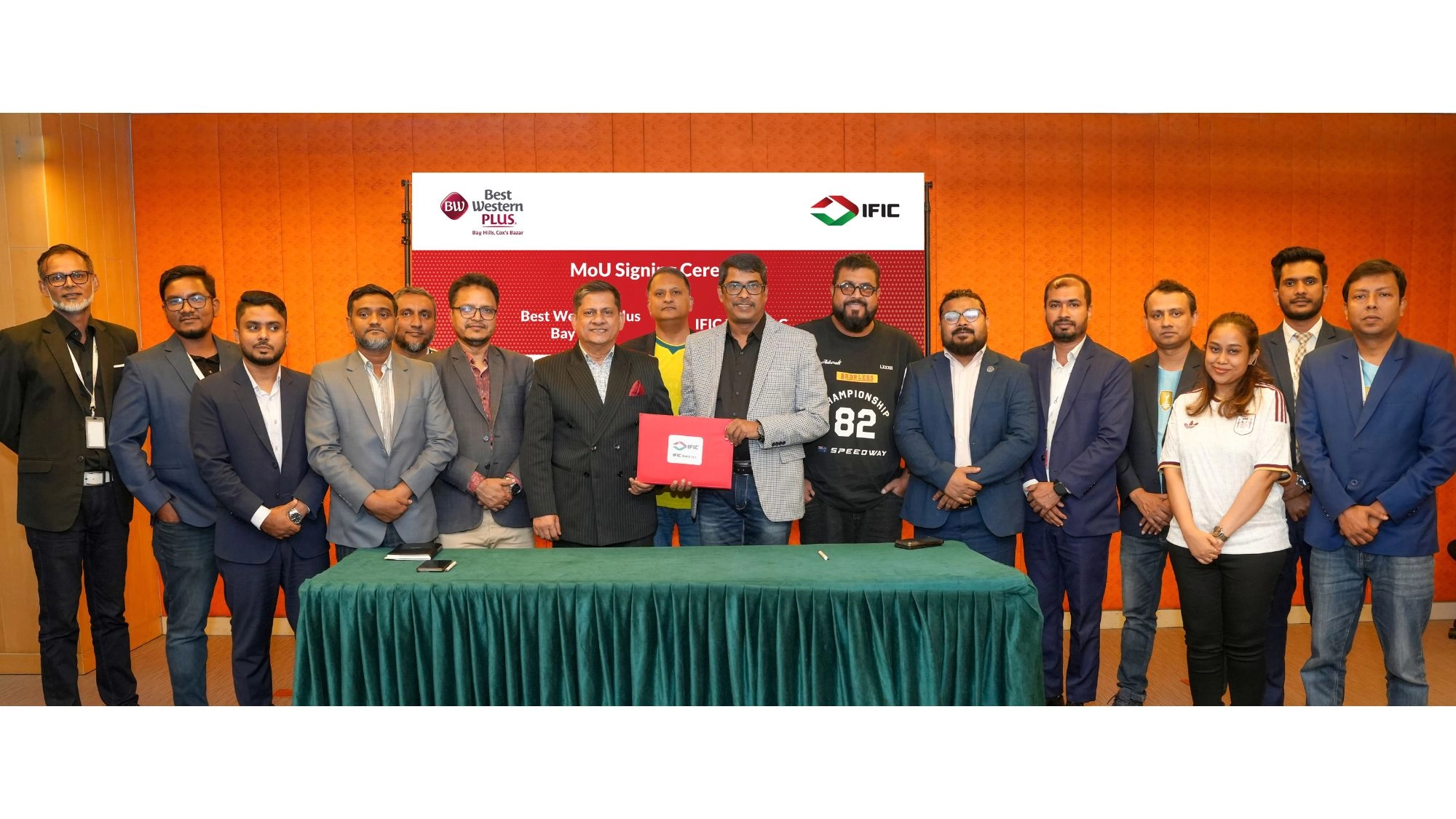 আইএফআইসি ব্যাংক ও বেস্ট ওয়েস্টার্ন প্লাস বে হিলসের মধ্যে সমঝোতা স্মারক স্বাক্ষর