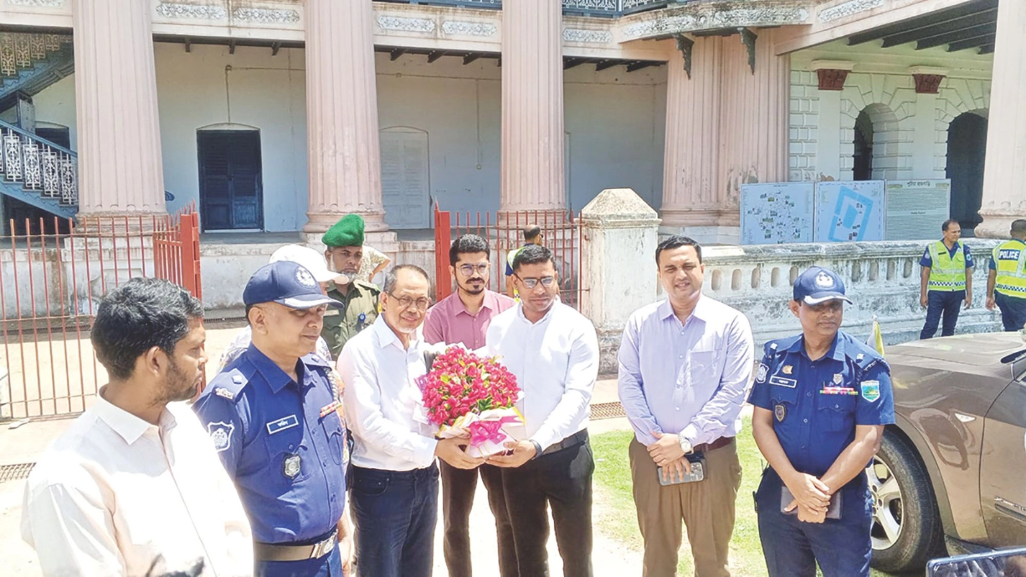 পুঠিয়ার ঐতিহ্যের টানে ব্রুনাইয়ের রাষ্ট্রদূত