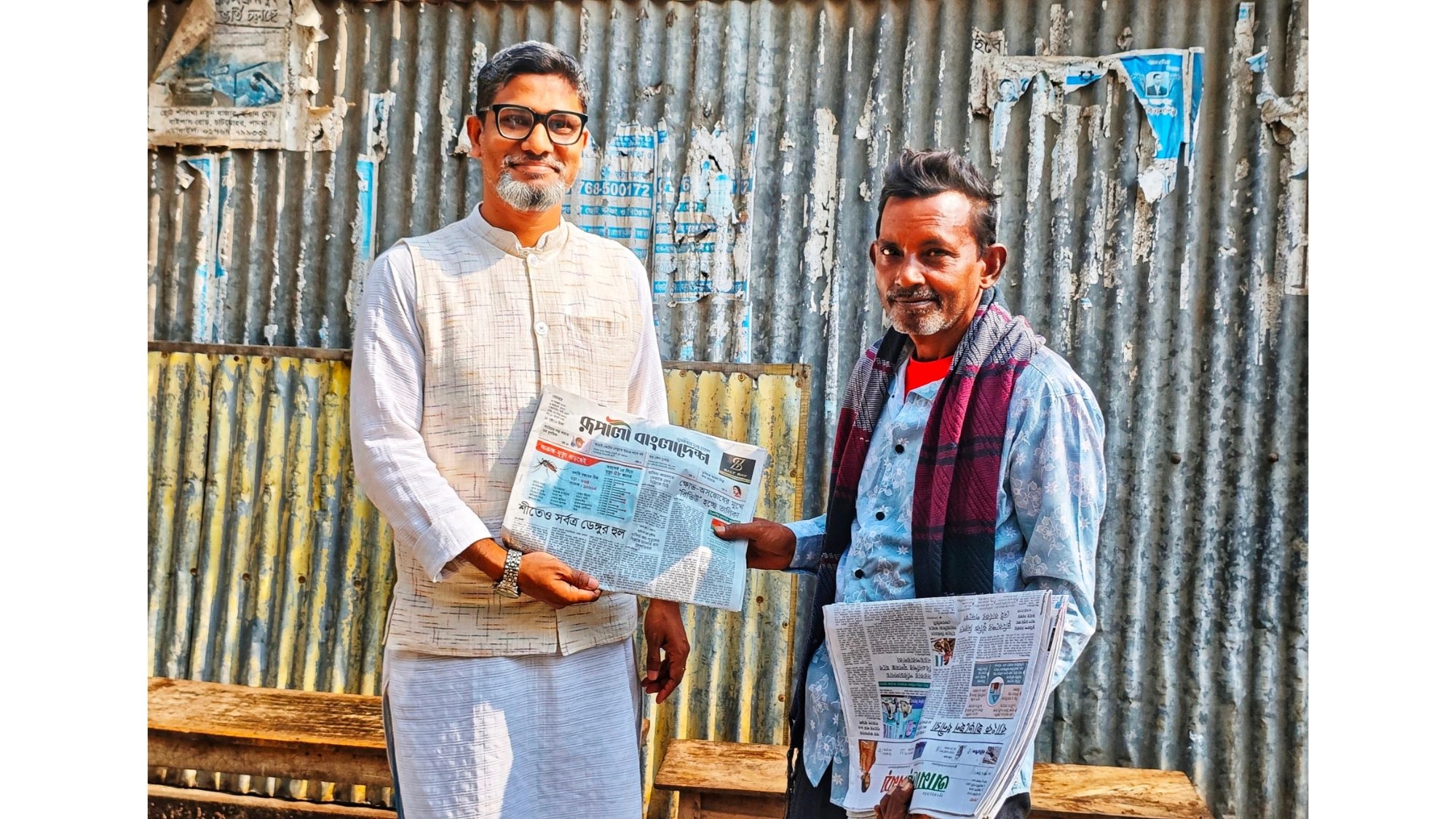 হেঁটেই পত্রিকা বিলি করেন ‘স্বপন দাদা’