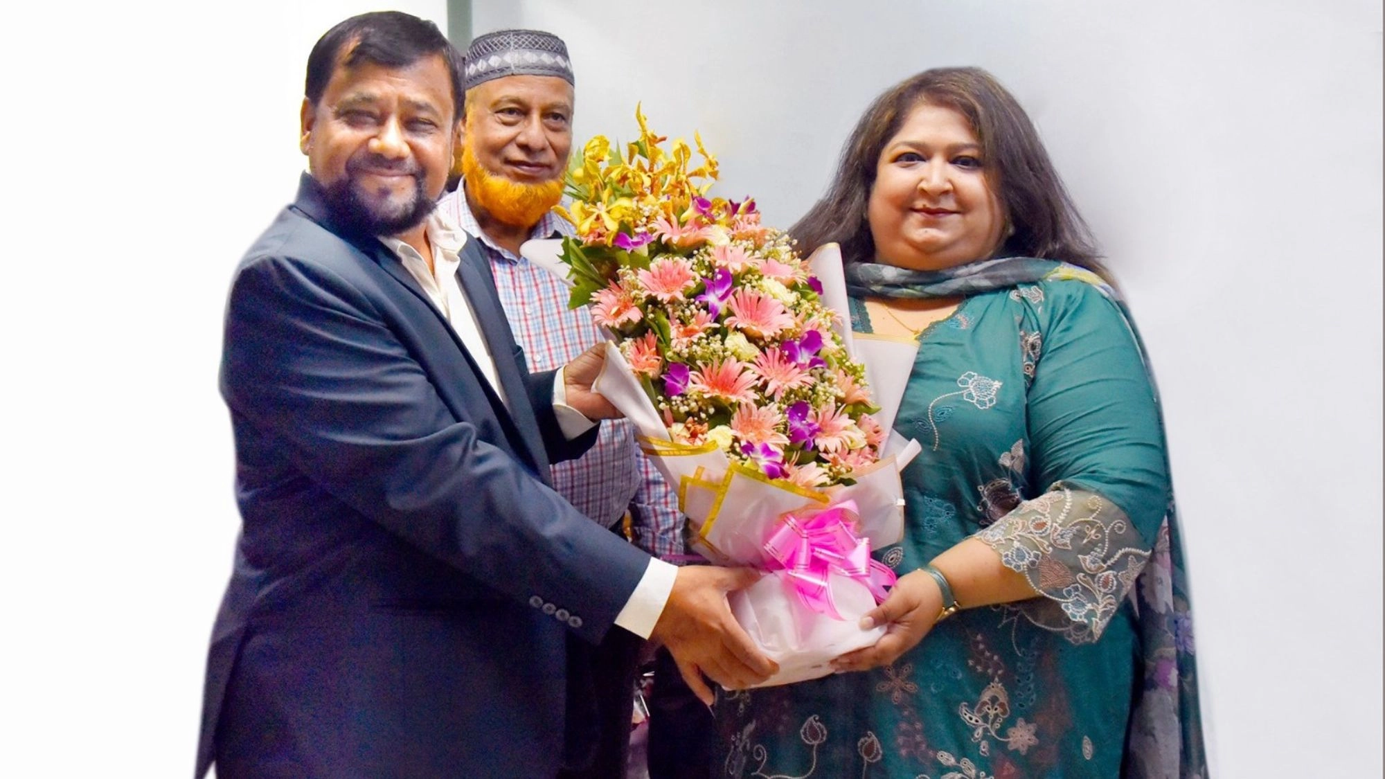 আইডিআরএ চেয়ারম্যানকে ন্যাশনাল লাইফের শুভেচ্ছা
