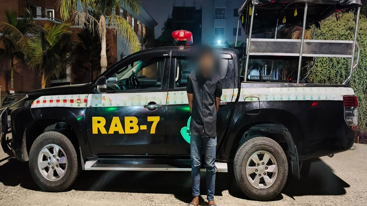 গ্রেপ্তার আসামি। ছবি : রূপালী বাংলাদেশ