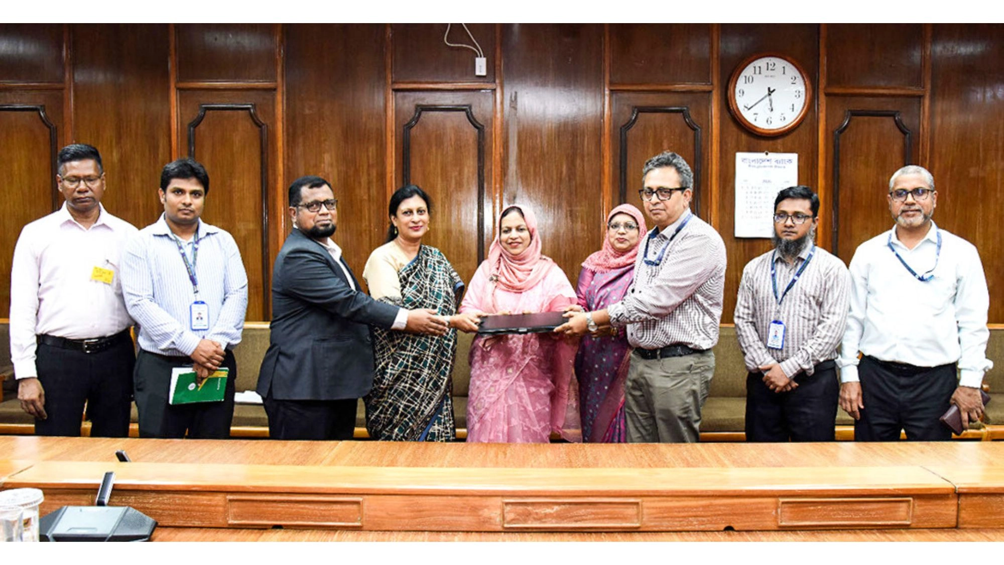 বাংলাদেশ কৃষি ব্যাংক ও বাংলাদেশ ব্যাংকের মধ্যে চুক্তি সই