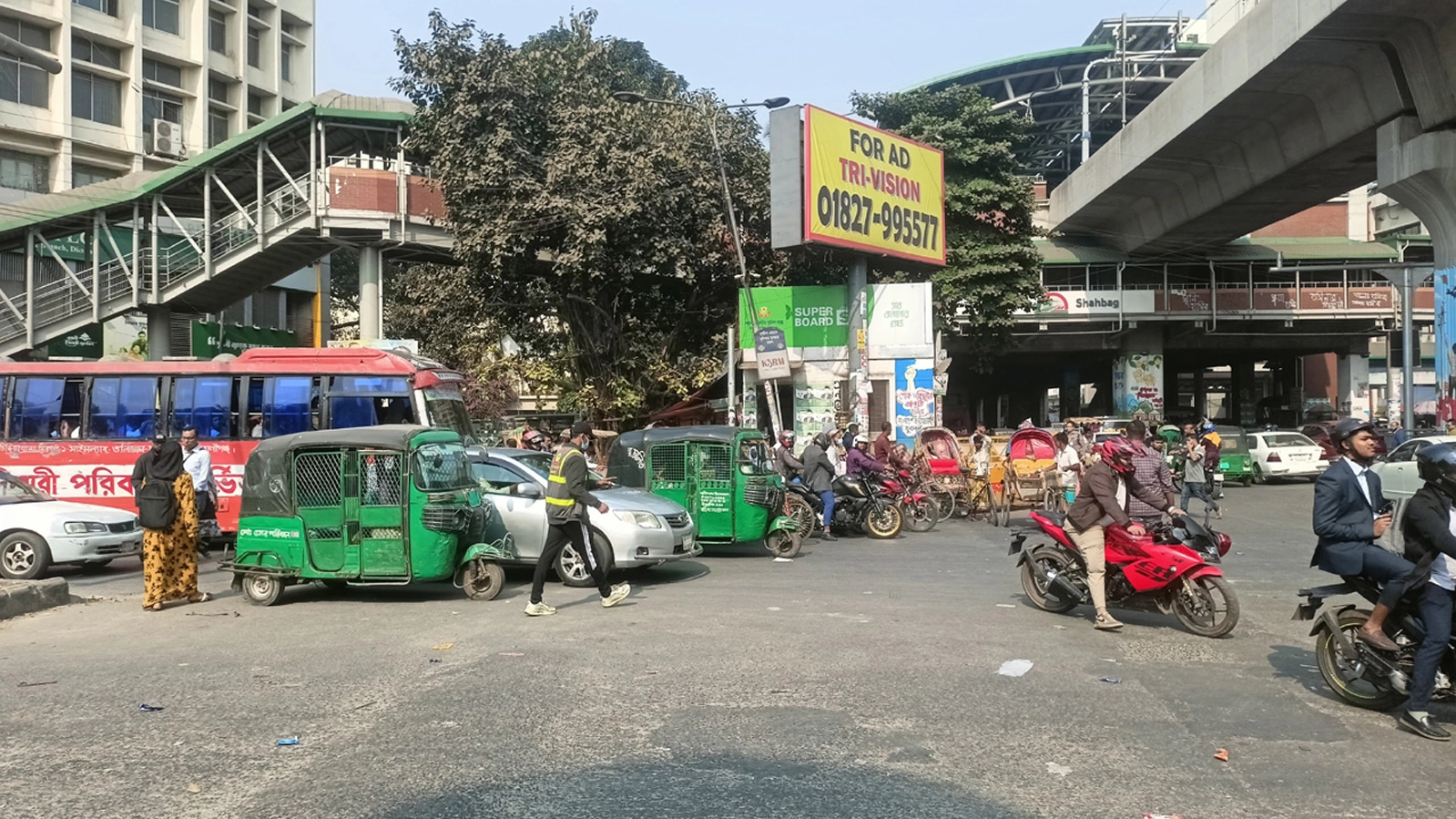 শাহবাগ যান চলাচল স্বাভাবিক। ছবি- সংগৃহীত