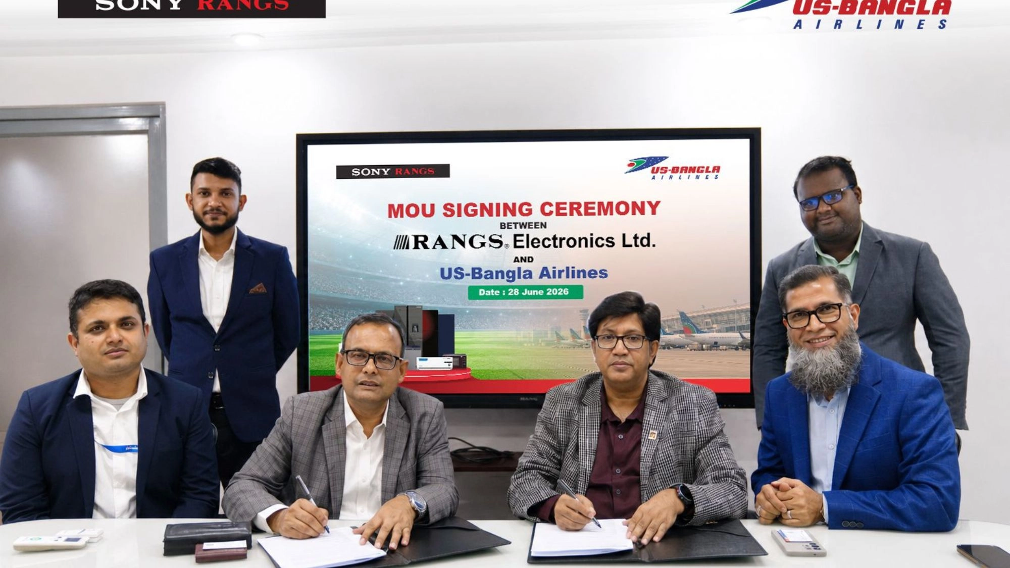 ইউএস-বাংলা এয়ারলাইন্স ও র‌্যাংগস ইলেকট্রনিক্সের মধ্যে সমঝোতা চুক্তি