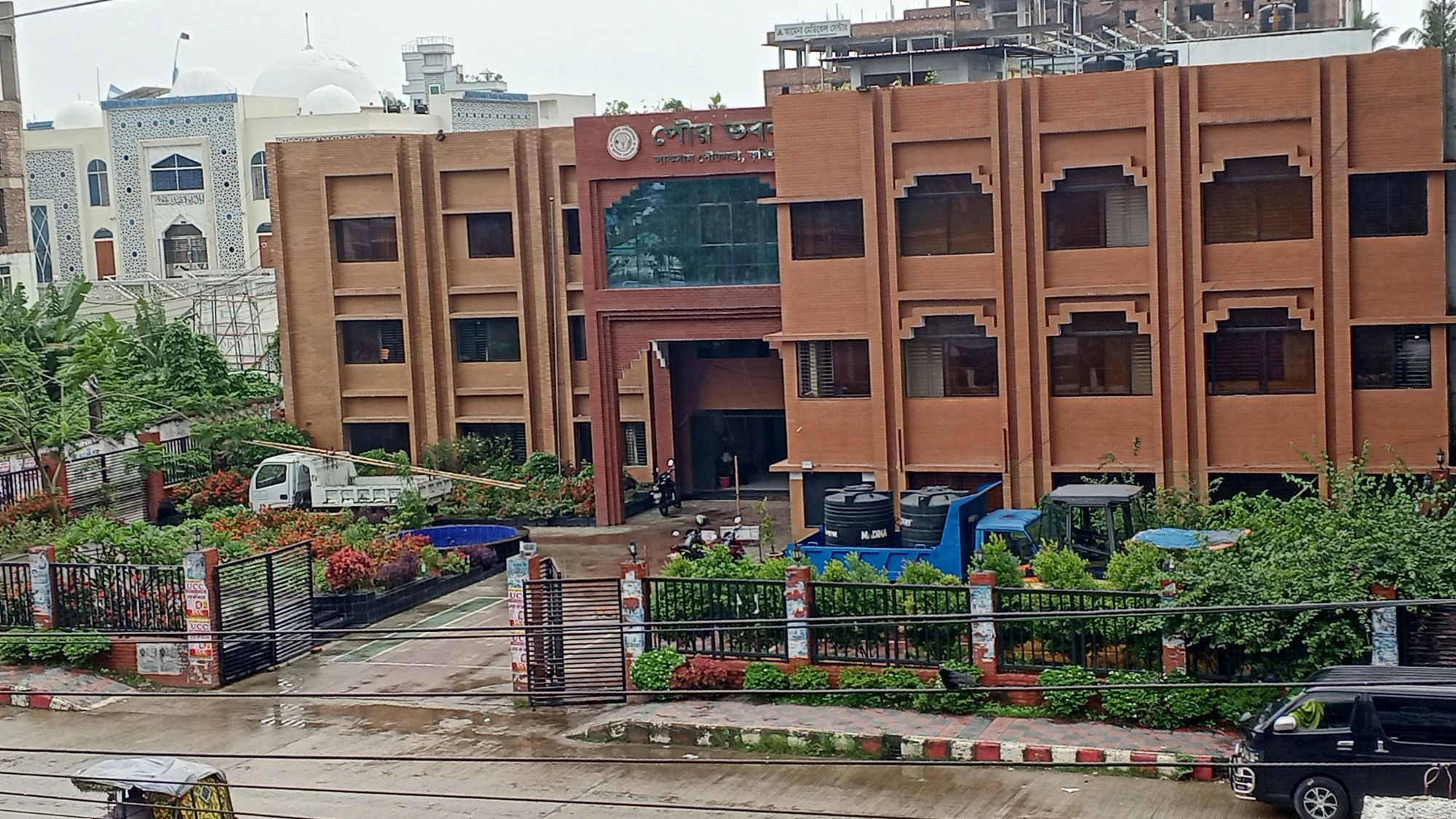 কাগজে ‘ক’ শ্রেণি, সেবায় শূন্য