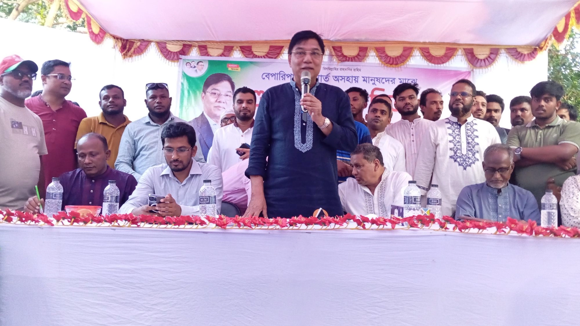 বন্যার্ত ১৫০ পরিবারের মধ্যে খাবার বিতরণ