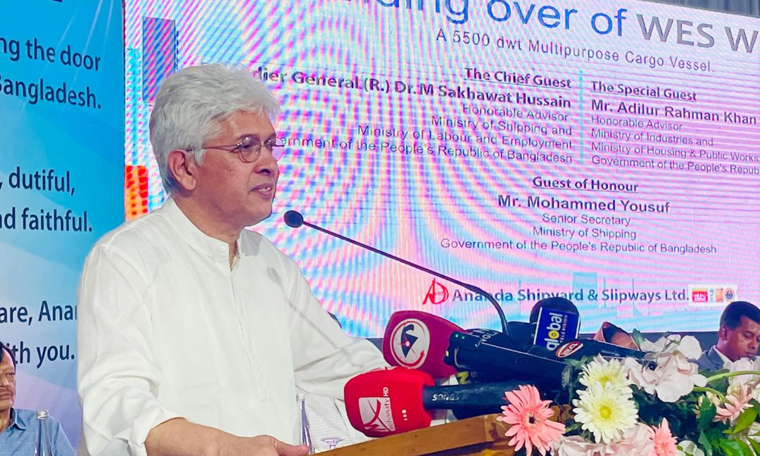 স্থানীয় সরকার উপদেষ্টা আদিলুর রহমান খান। ছবি : সংগৃহীত