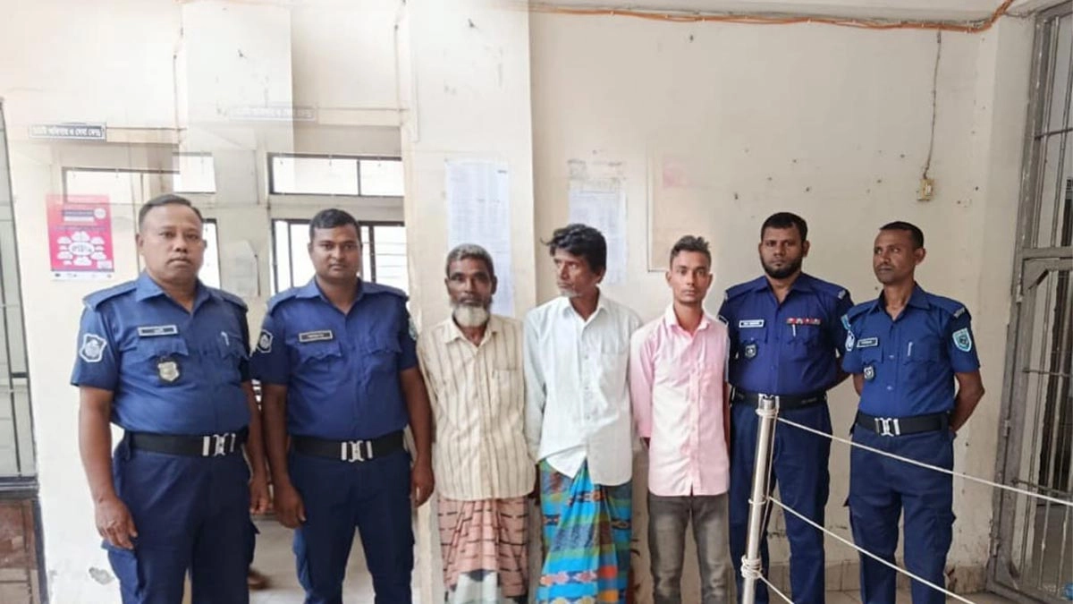 গ্রেপ্তার তিন আসামি।