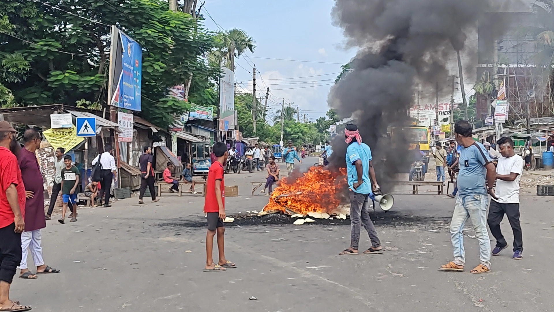 সংসদীয় আসন ও সীমানা  পুনর্বহাল দাবিতে ২ জেলায়  হরতাল-অবরোধ কর্মসূচি