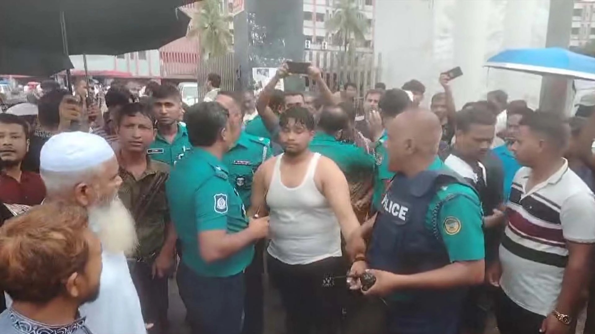 স্বাস্থ্য খাত সংস্কার আন্দোলনকর্মীদের ওপর হামলা, অনশন কর্মসূচি পন্ড