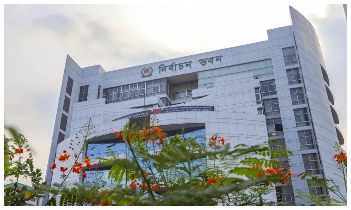 নভেম্বরের মধ্যেই গণভোট আয়োজনসহ ৫ দাবিতে নির্বাচন কমিশনে স্মারকলিপি জমা