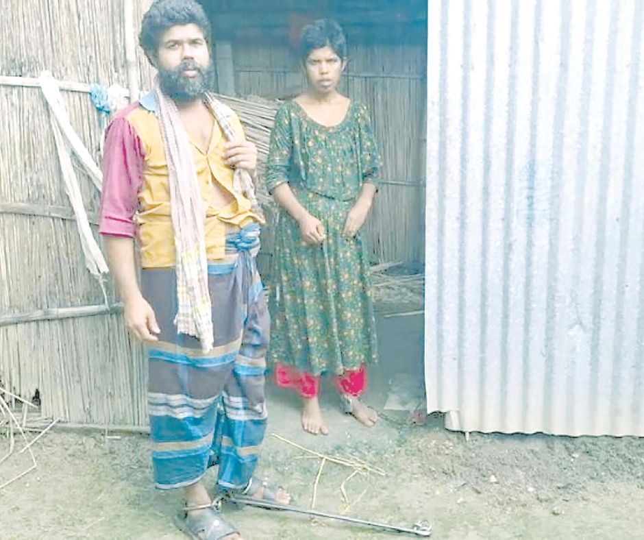 দুর্ভাগ্য নয়, দরিদ্রতার শাস্তি  শিকলবন্দি দুই ভাই-বোন
