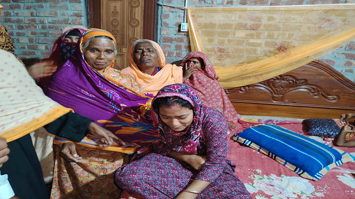 জুসের সঙ্গে বিষ মিশিয়ে নাতিকে হত্যার অভিযোগে দাদি আটক