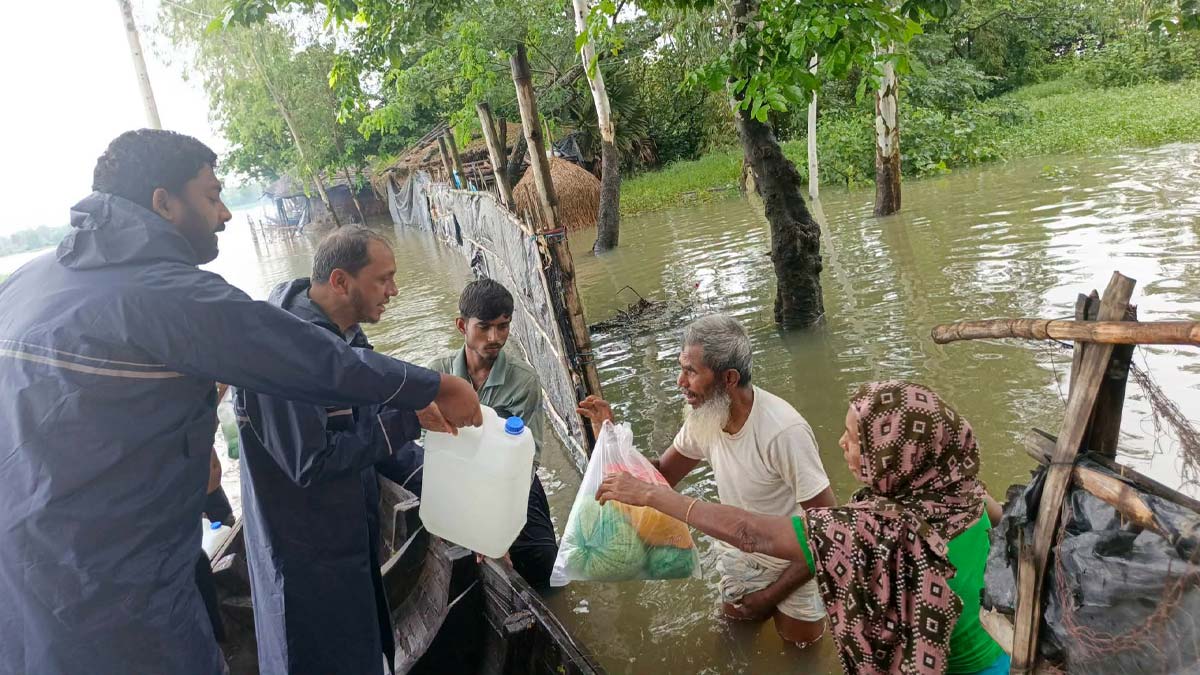 কক্সবাজারে ৭ দিনে প্রাণহানি ২৭, পানিবন্দি ৬ লাখ মানুষ