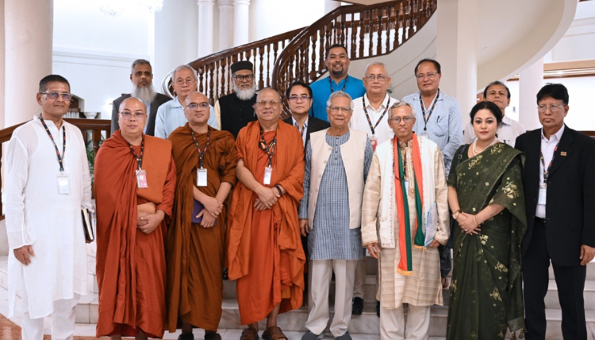 প্রধান উপদেষ্টা অধ্যাপক ড. মুহাম্মদ ইউনূসের সঙ্গে বৌদ্ধ ধর্মীয় নেতৃবৃন্দের সাক্ষাৎ। ছবি- সংগৃহীত