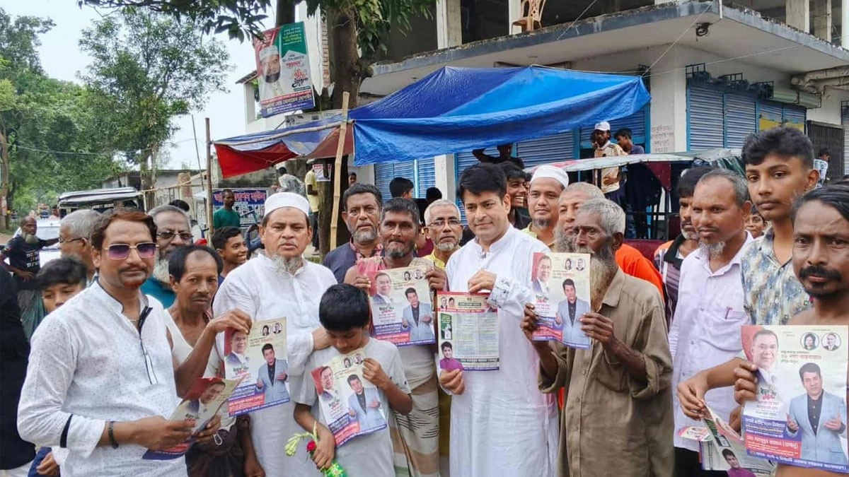 বিএনপির তথ্য সংগ্রহ কমিটির সদস্য ও নওগাঁ সরকারি কলেজ শাখা ছাত্রদলের প্রতিষ্ঠাতা সভাপতি মাহবুবুর রহমান ডাবলু।