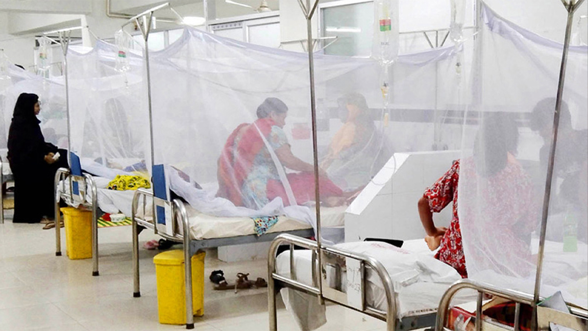 হাসপাতালে ভর্তি ডেঙ্গু আক্রান্তরা। ছবি- সংগৃহীত