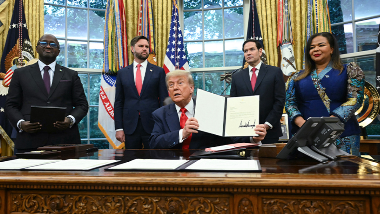 শান্তিচুক্তি স্বাক্ষর অনুষ্ঠান। ছবি- সংগৃহীত