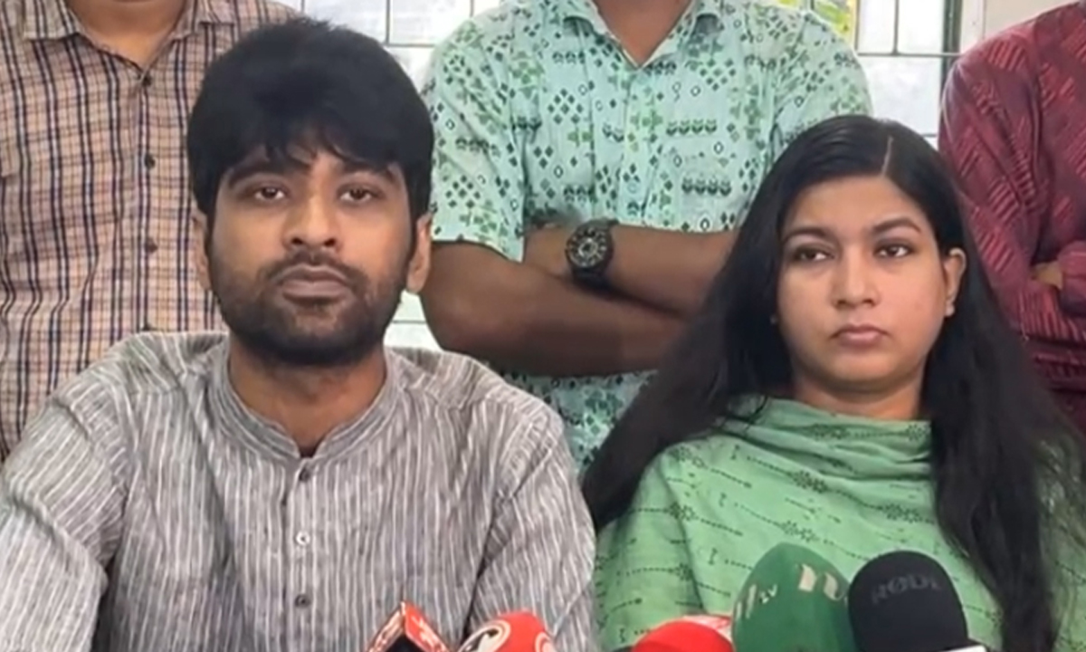 সংবাদ সম্মেলনে মেঘমল্লার বসু ও ইমি। ছবি- সংগৃহীত