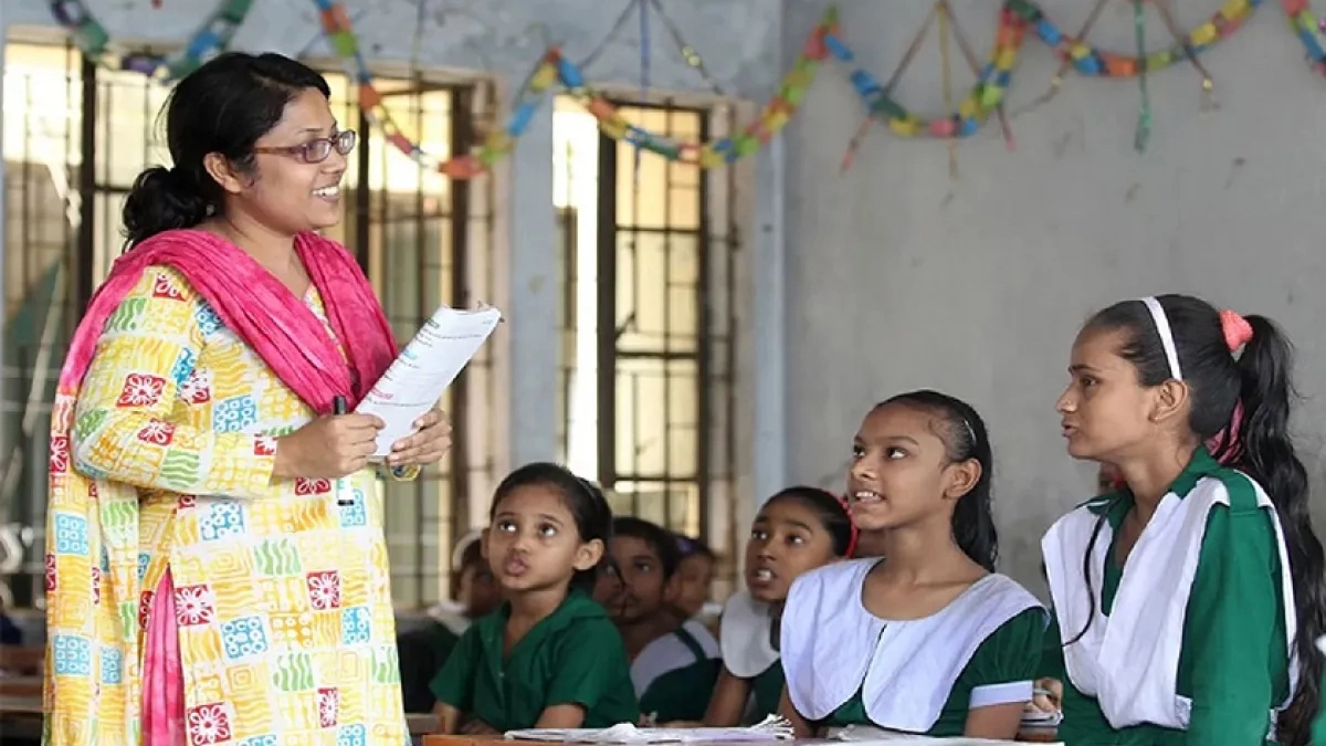 শিক্ষাপ্রতিষ্ঠানের ক্লাসরুমে শিক্ষিকা। ছবি : সংগৃহীত