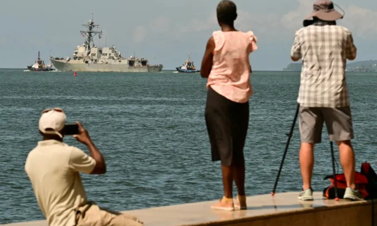 ভেনেজুয়েলার উপকূলে মার্কিন যুদ্ধজাহাজ। ছবি- সংগৃহীত