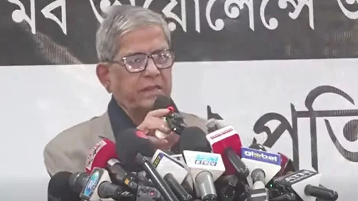 মব ভায়োলেন্স আক্রান্ত বাংলাদেশ শীর্ষক এক প্রতিবাদ সভায় বিএনপি মহাসচিব মির্জা ফখরুল ইসলাম আলমগীর। ছবি - সংগৃহীত