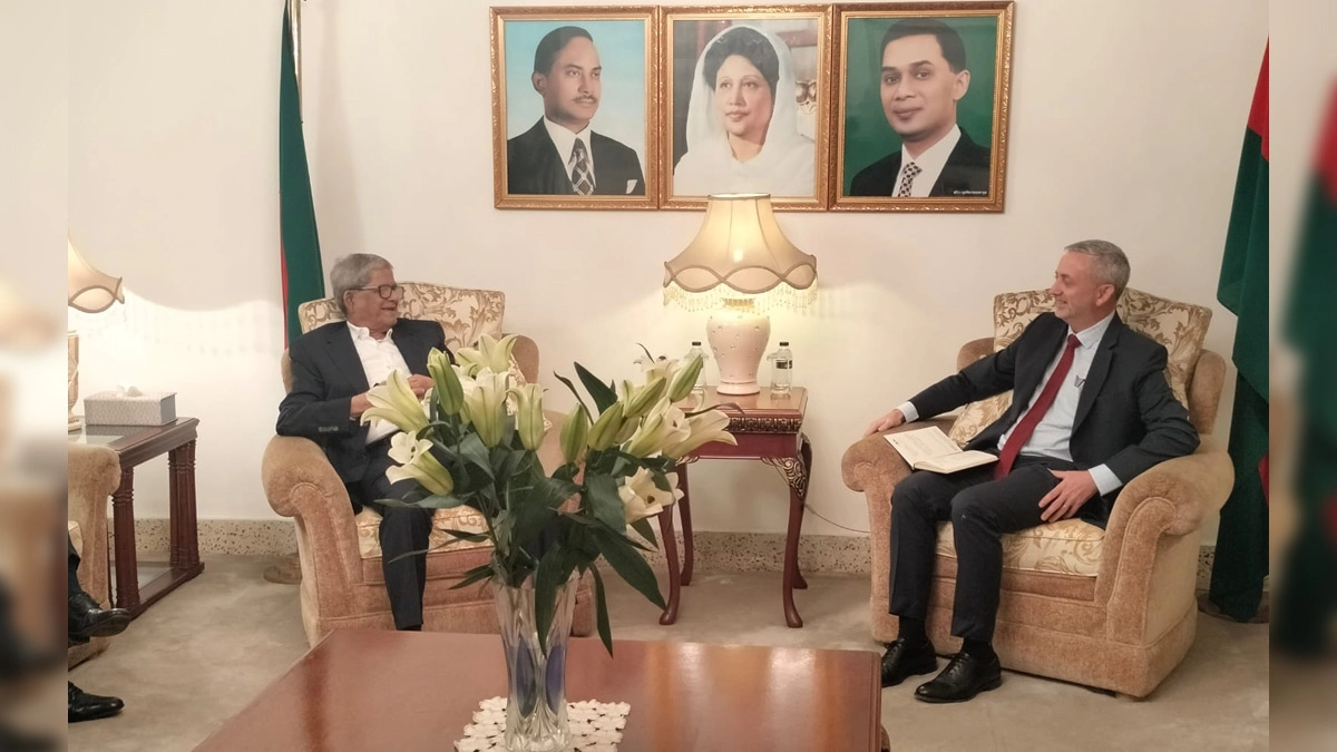 বিএনপি মহাসচিব মির্জা ফখরুল ইসলাম আলমগীর ও ইইউ রাষ্ট্রদূত মাইকেল মিলারের মধ্যে বৈঠক চলছে। ছবি- বিএনপি মিডিয়া সেল