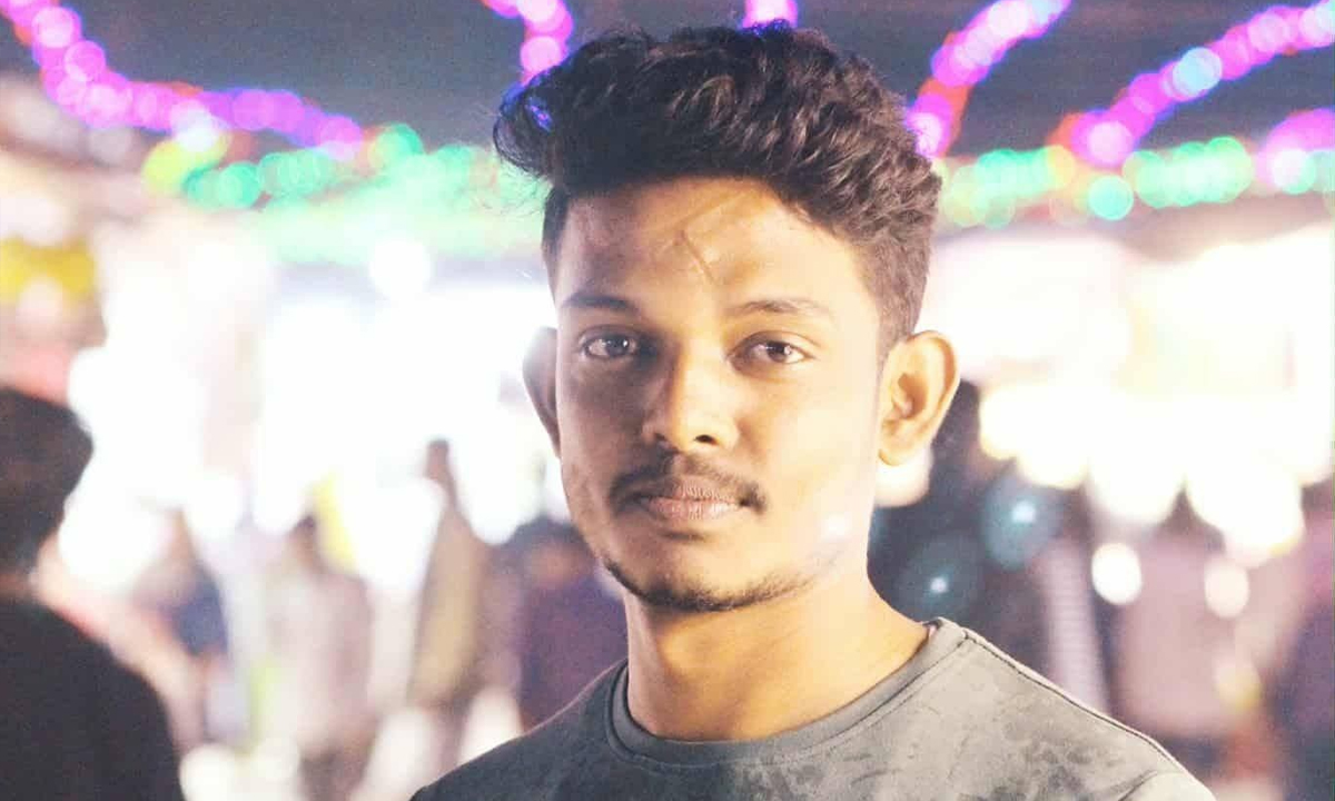 ছাত্রলীগ করায় ছেলেকে ত্যাজ্যপুত্র। ছবি: রূপালী বাংলাদেশ