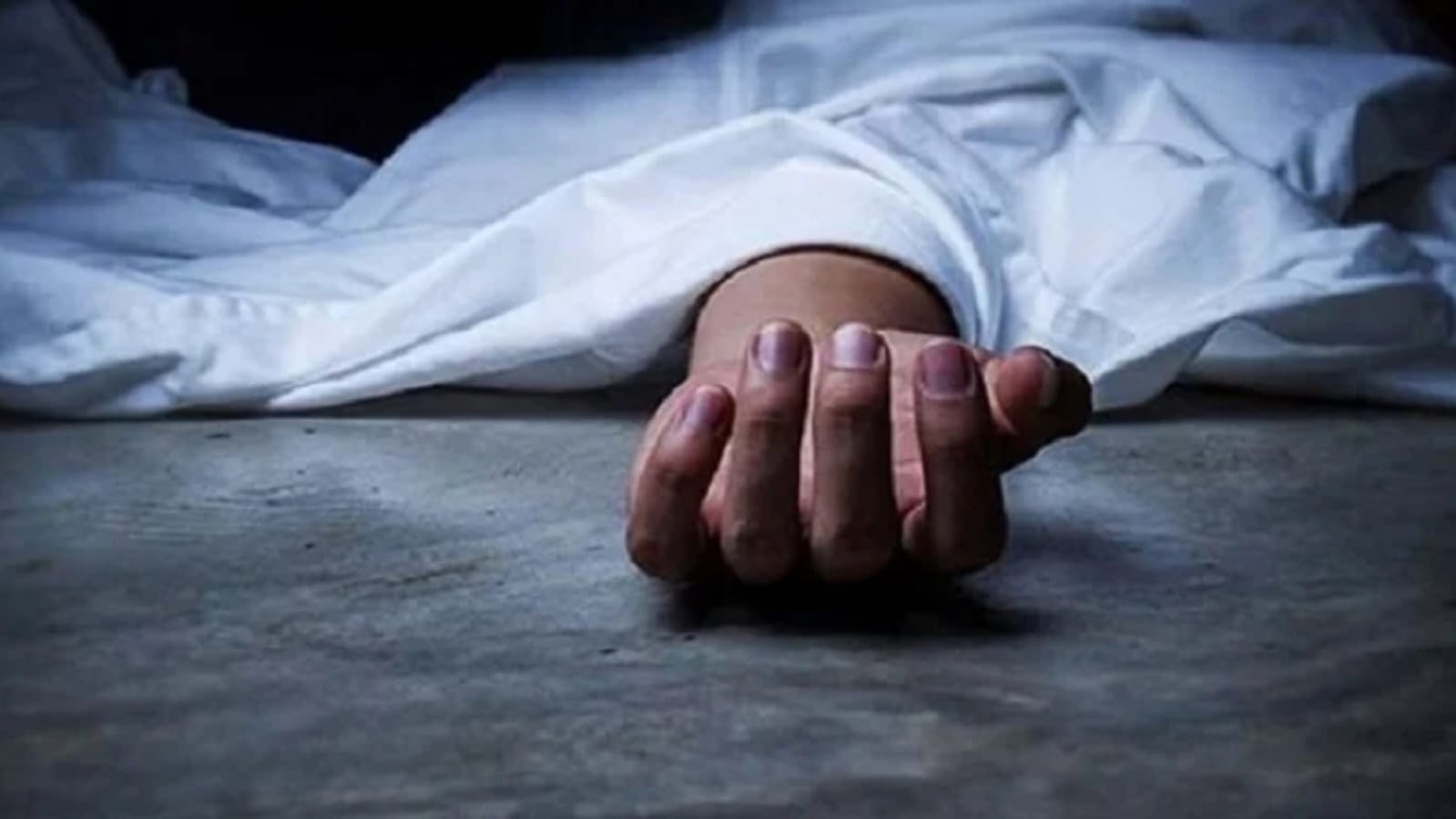 ‘যাচ্ছি ওপারে, আর ফিরবো না’ লিখে যুবকের আত্মহত্যা 