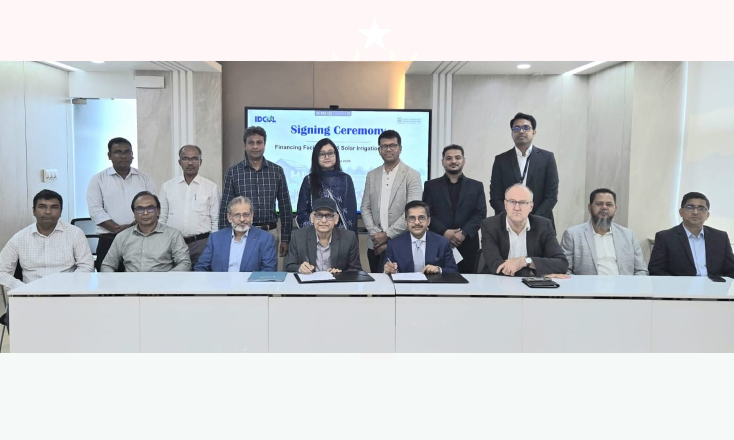 ইনফ্রাস্ট্রাকচার ডেভেলপমেন্ট কোম্পানি লিমিটেডের (ইডকল) মাল্টিপারপাস কনফারেন্স হলে সৌর সেচ পাম্প প্রকল্পের চুক্তি স্বাক্ষর অনুষ্ঠান। ছবি- সংগৃহীত