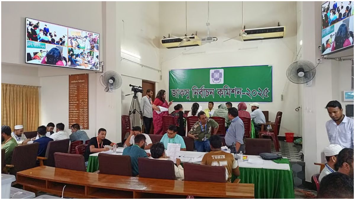 জাকসু নির্বাচনের ভোট গণনা চলছে।