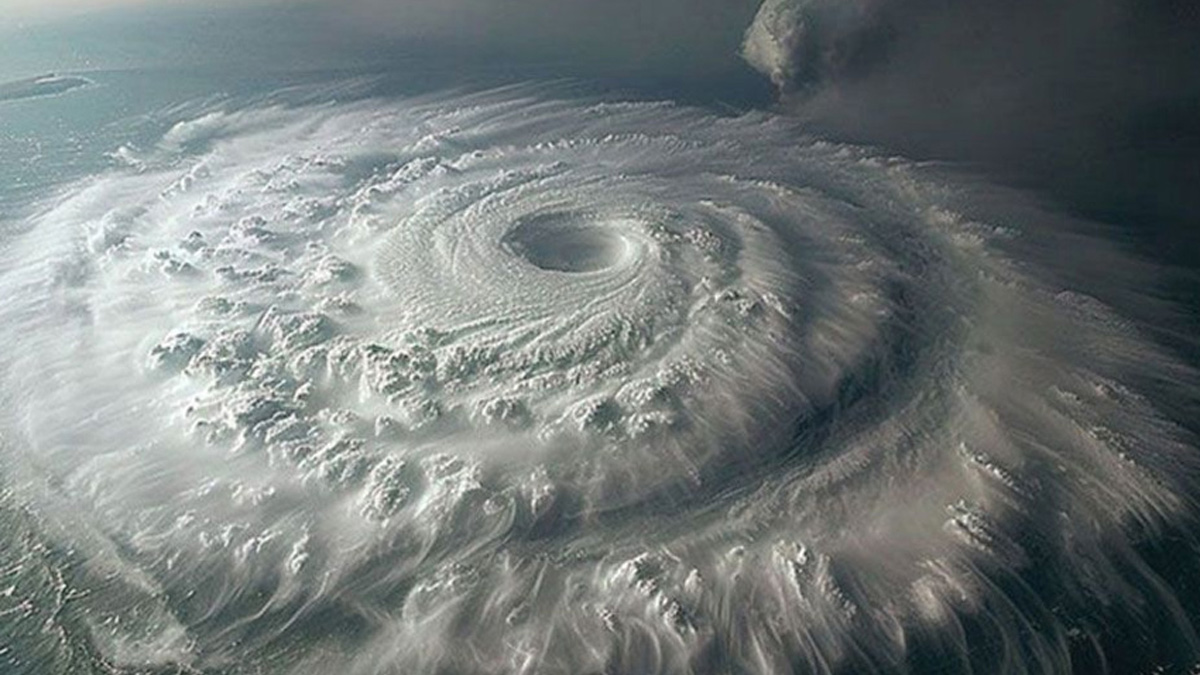 ঘূর্ণিঝড়ের স্যাটেলাইট চিত্র। ছবি- সংগৃহীত